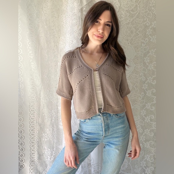 Croft & Barrow Beige Short Sleeve Knit Cardigan Minimalist Button Sweater - Picture 7 of 15